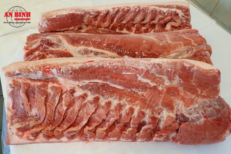 Vì sao người dân chưa ưa thịt lợn nhập khẩu?